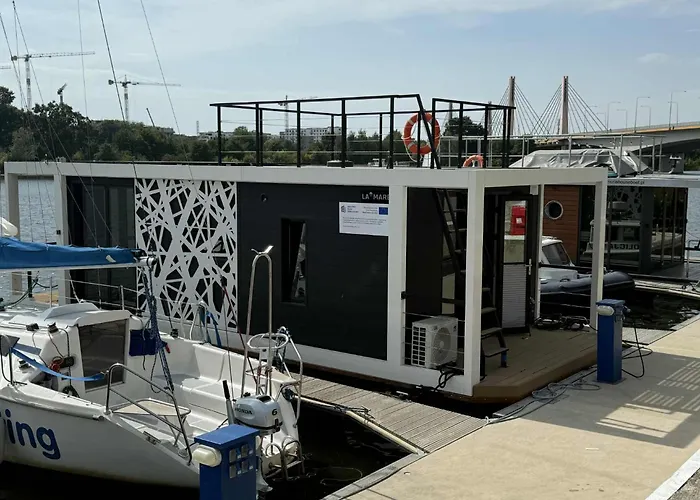 Lukrecja Houseboat Úszó hotel
