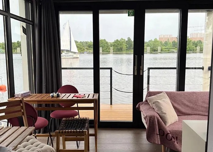 Lukrecja Houseboat Úszó hotel