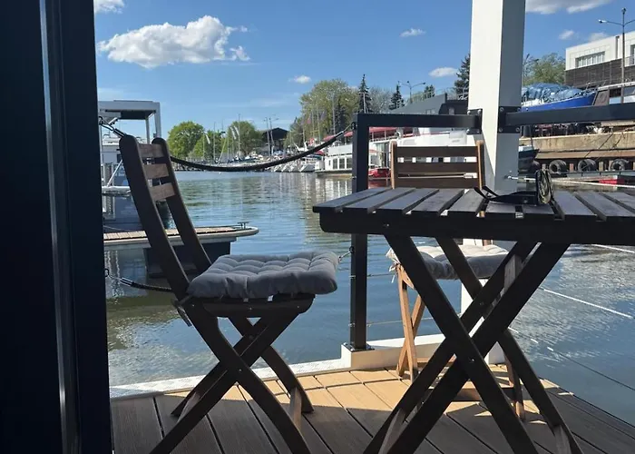 Úszó hotel Lukrecja Houseboat *