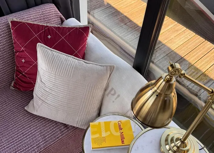 Lukrecja Houseboat Úszó hotel Wrocław