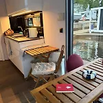 船上ホテル Lukrecja Houseboat ヴロツワフ