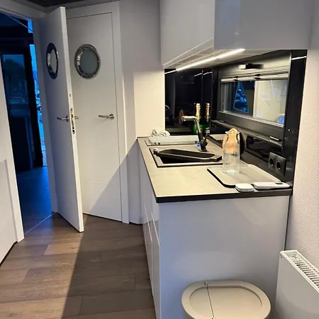 Lukrecja Houseboat 브로츠와프