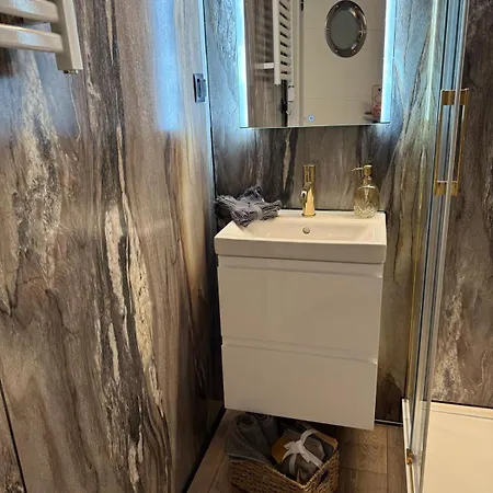 보트호텔 Lukrecja Houseboat