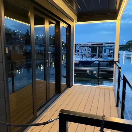 Lukrecja Houseboat 브로츠와프