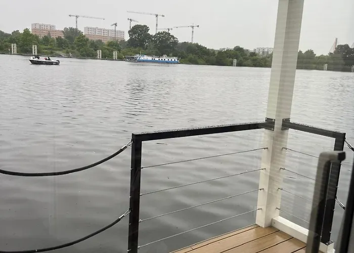 Lukrecja Houseboat 船上ホテル ヴロツワフ