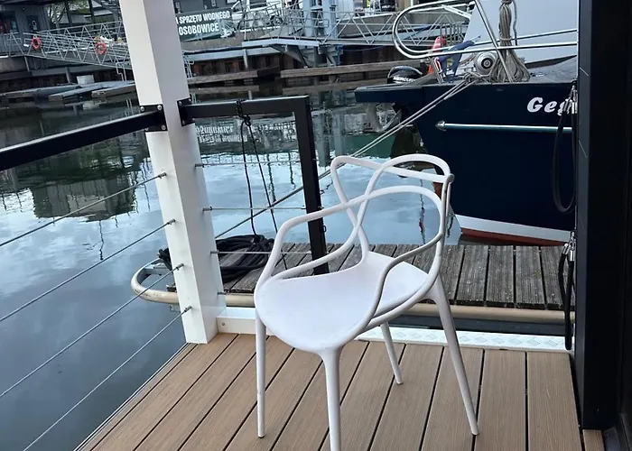 Lukrecja Houseboat Botel